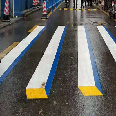 شريط علامات الطرق البلاستيكية الحرارية المضادة للبقع ، شريط الرصيف العاكس ذو السطح الأملس